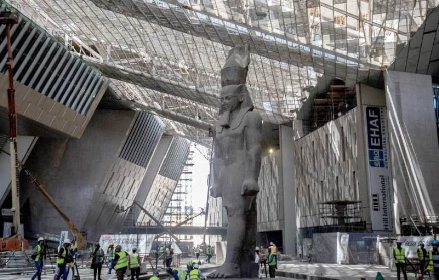 les 3 pyramides-le sphinx-le grand musée une journée