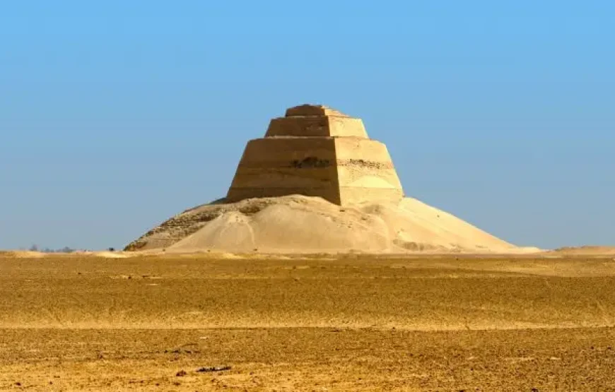 la pyramide de Meidoum Demi-journée