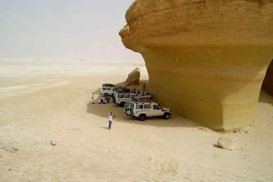 Safari 4×4 – Désert Blanc & Oasis de Bahareya