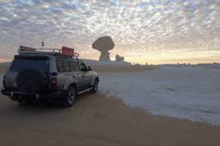 Safari 4×4 Le désert blanc  L’oasis bahareya  2 jours/une nuit en pension complète