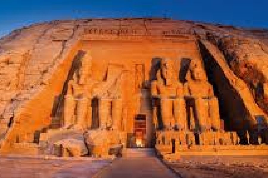 CROISIÈRE SUR LE LAC NASSER D Abu Simbel / Assouan : 4 jours / 3 nuits  .